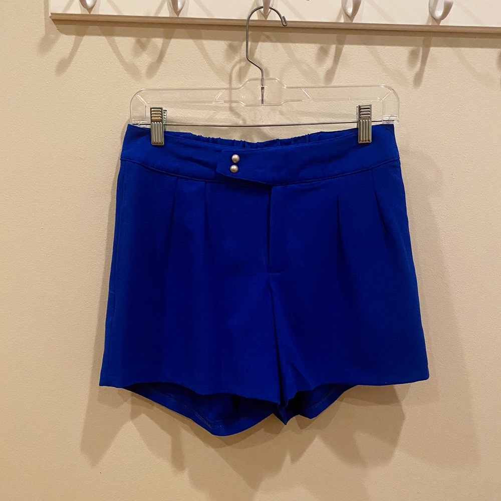 Pearl button blue dress shorts 🩳